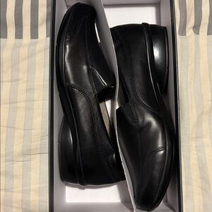 Naturalizer Channing Black Leather loafers